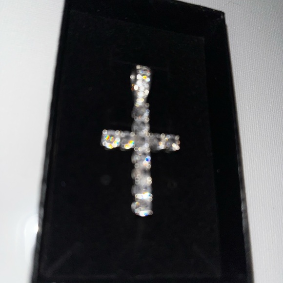 BRAND NEW SILVER DIAMOND CROSS PENDANT‼️ - Picture 4 of 13